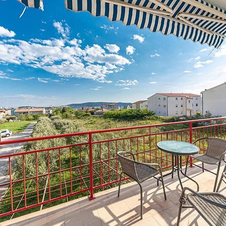 Gorgeous Apartment In Kastel Sucurac With Wifi Kaštela Exterior foto